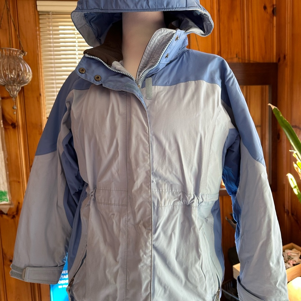 Soft blue LLBean girls insulated winter jacket, water resistant, removable hood